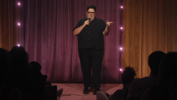 Caleb Hearon: Model Comedian (2025) download