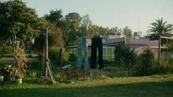 Crónicas de una Santa Errante (2023) download