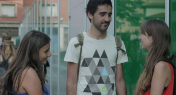 Entre el agua y la tierra (2023) download