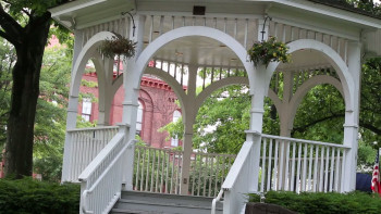 Everything to Entertain You: The Story of Video Headquarters (2023) download