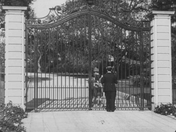 Love Stinks (1999) download