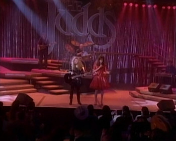 Naomi & Wynonna: Love Can Build a Bridge (1995) download