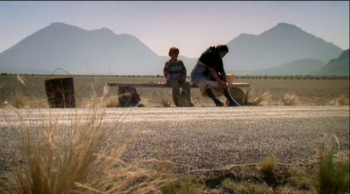 Noticias lejanas (2005) download