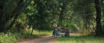 Sosok Ketiga: Lintrik (2025) download