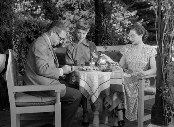 The Man in Black (1950) download