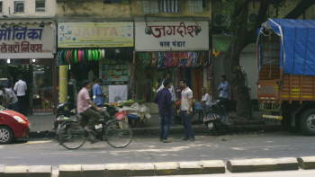 Trapped (2016) download