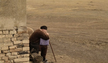 Who's Singin' Over There? (1980) download