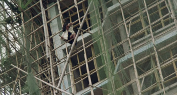 Women on the Run (1993) download